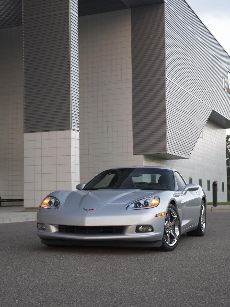  Chevrolet Corvette 2005 года  (фото 8 из 182)